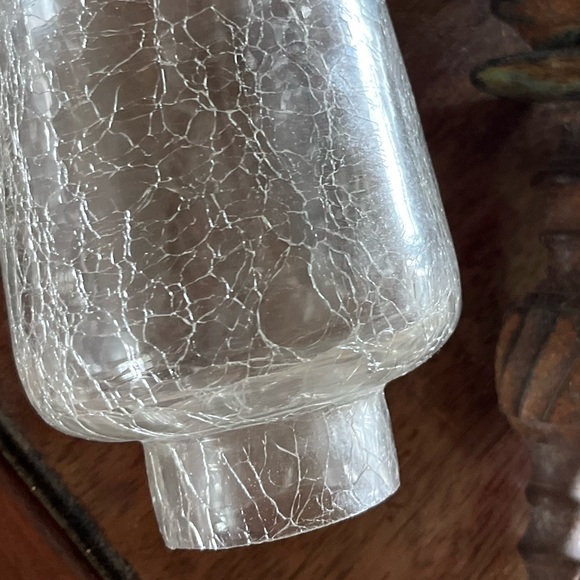 Bronze wall sconce with clear crackled glass shade - Picture 5 of 12